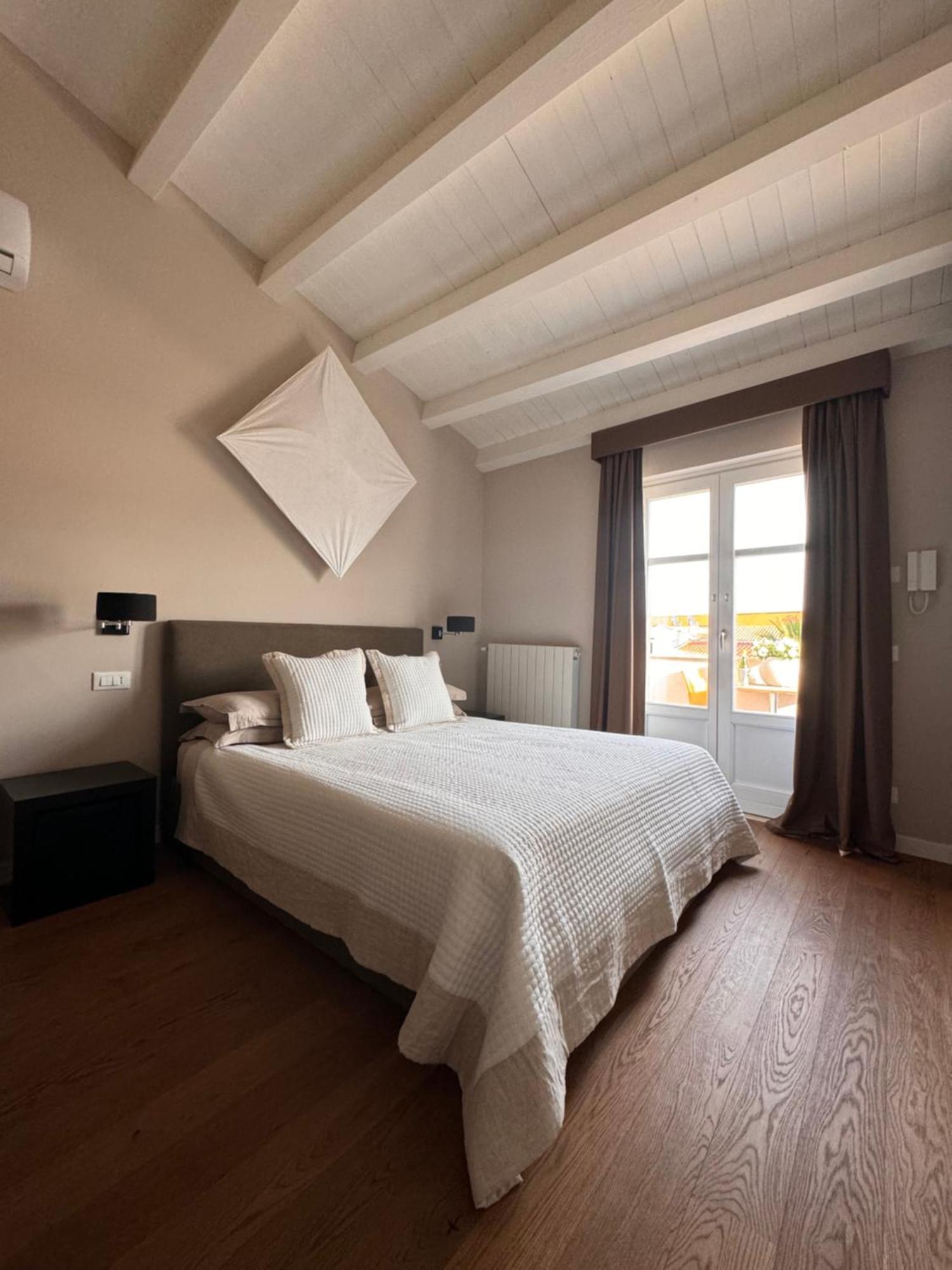 A Cala Suite & Apartment パレルモ エクステリア 写真